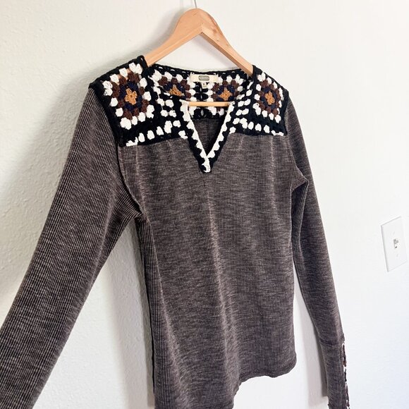 Buckle Gimmicks Pieced Crochet Long Sleeve split neck ribbed knit Top size M - Picture 4 of 7